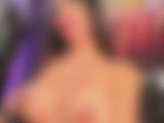 Live cam show with Emily Leah - Lush MILF on Milfs Live