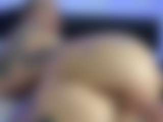 HornyLindzay's Live Sex Cam Show