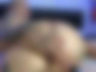 HornyLindzay's Live Sex Cam Show