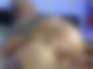 HornyLindzay's Live Sex Cam Show