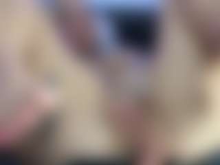 HornyLindzay's Live Sex Cam Show
