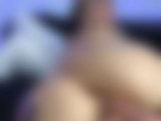 HornyLindzay's Live Sex Cam Show