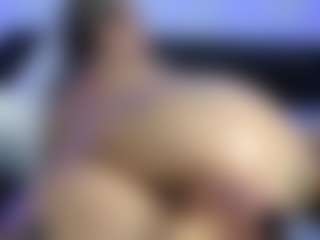 HornyLindzay's Live Sex Cam Show