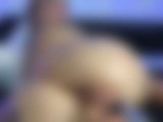 HornyLindzay's Live Sex Cam Show
