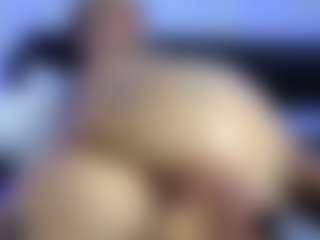 HornyLindzay's Live Sex Cam Show