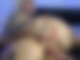 HornyLindzay's Live Sex Cam Show