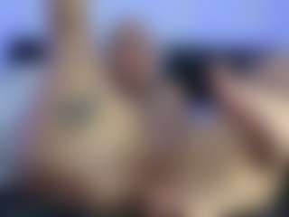 HornyLindzay's Live Sex Cam Show