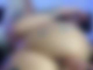 HornyLindzay's Live Sex Cam Show
