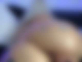 HornyLindzay's Live Sex Cam Show