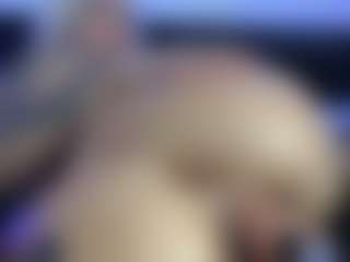 HornyLindzay's Live Sex Cam Show