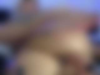 HornyLindzay's Live Sex Cam Show