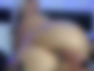 HornyLindzay's Live Sex Cam Show