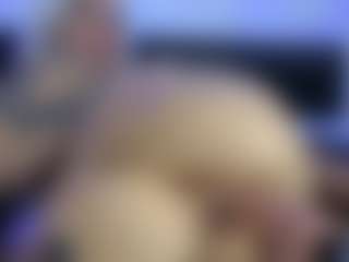 HornyLindzay's Live Sex Cam Show