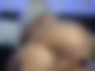 HornyLindzay's Live Sex Cam Show