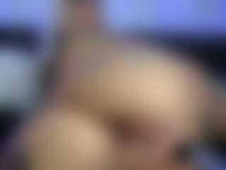 HornyLindzay's Live Sex Cam Show