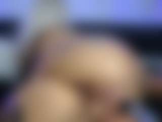 HornyLindzay's Live Sex Cam Show