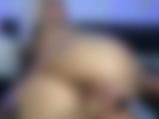 HornyLindzay's Live Sex Cam Show