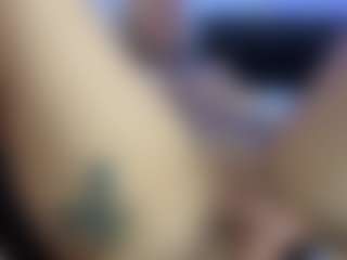 HornyLindzay's Live Sex Cam Show