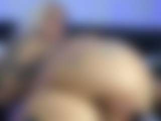 HornyLindzay's Live Sex Cam Show