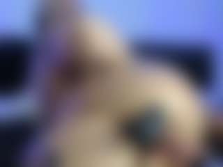 HornyLindzay's Live Sex Cam Show