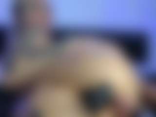 HornyLindzay's Live Sex Cam Show