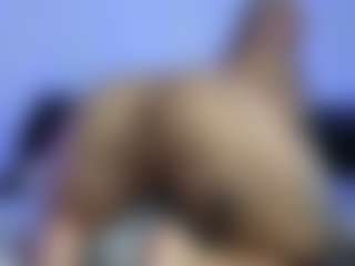 HornyLindzay's Live Sex Cam Show