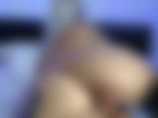 HornyLindzay's Live Sex Cam Show
