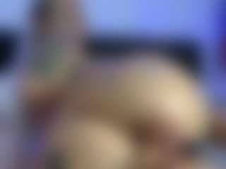 HornyLindzay's Live Sex Cam Show