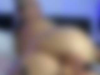 Live cam show with HornyLindzay - Bedroom on StripNow