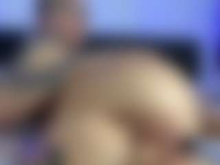 Live cam show with HornyLindzay - Lovense on StripNow