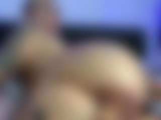 HornyLindzay's Live Sex Cam Show