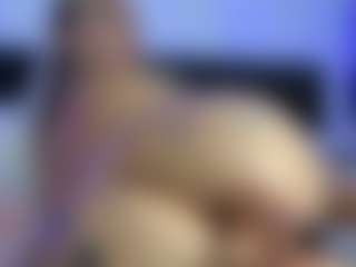 HornyLindzay's Live Sex Cam Show