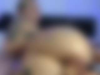 HornyLindzay's Live Sex Cam Show