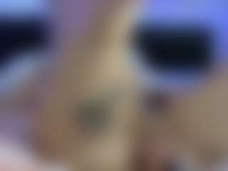 HornyLindzay's Live Sex Cam Show