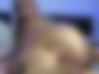 HornyLindzay's Live Sex Cam Show