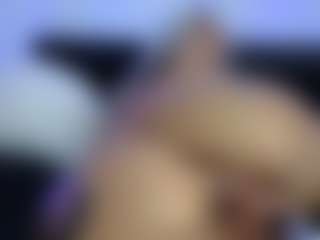 HornyLindzay's Live Sex Cam Show