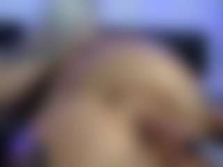 HornyLindzay's Live Sex Cam Show