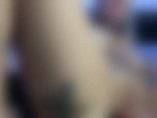HornyLindzay's Live Sex Cam Show