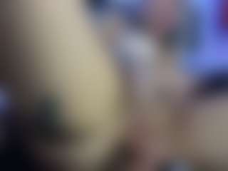 HornyLindzay's Live Sex Cam Show