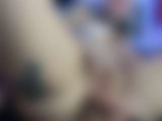HornyLindzay's Live Sex Cam Show
