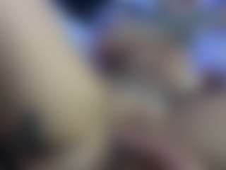 HornyLindzay's Live Sex Cam Show