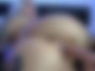 HornyLindzay's Live Sex Cam Show