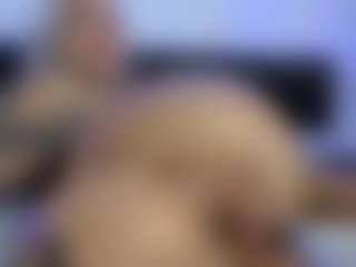 HornyLindzay's Live Sex Cam Show