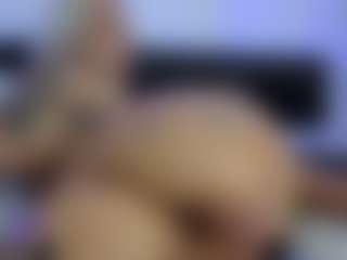 HornyLindzay's Live Sex Cam Show