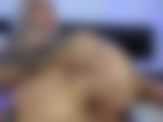 HornyLindzay's Live Sex Cam Show