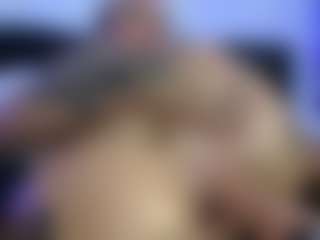 HornyLindzay's Live Sex Cam Show