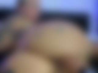 HornyLindzay's Live Sex Cam Show