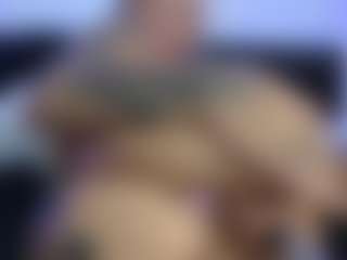 HornyLindzay's Live Sex Cam Show