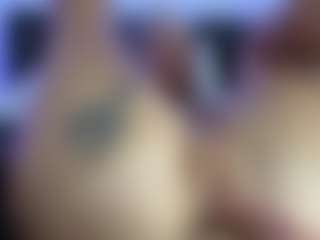 HornyLindzay's Live Sex Cam Show