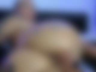 HornyLindzay's Live Sex Cam Show